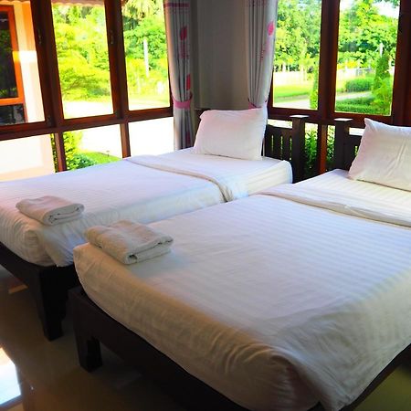 Bansuansiriwat Hotell Ban Tak Eksteriør bilde